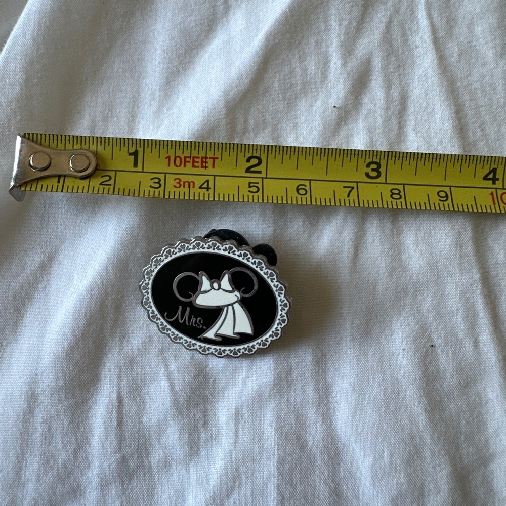 Disney Mrs pin